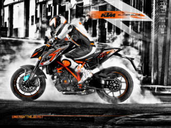 sd1290_s5_KTM_SD1290_Wallpaper_Action_Style_RZ.png